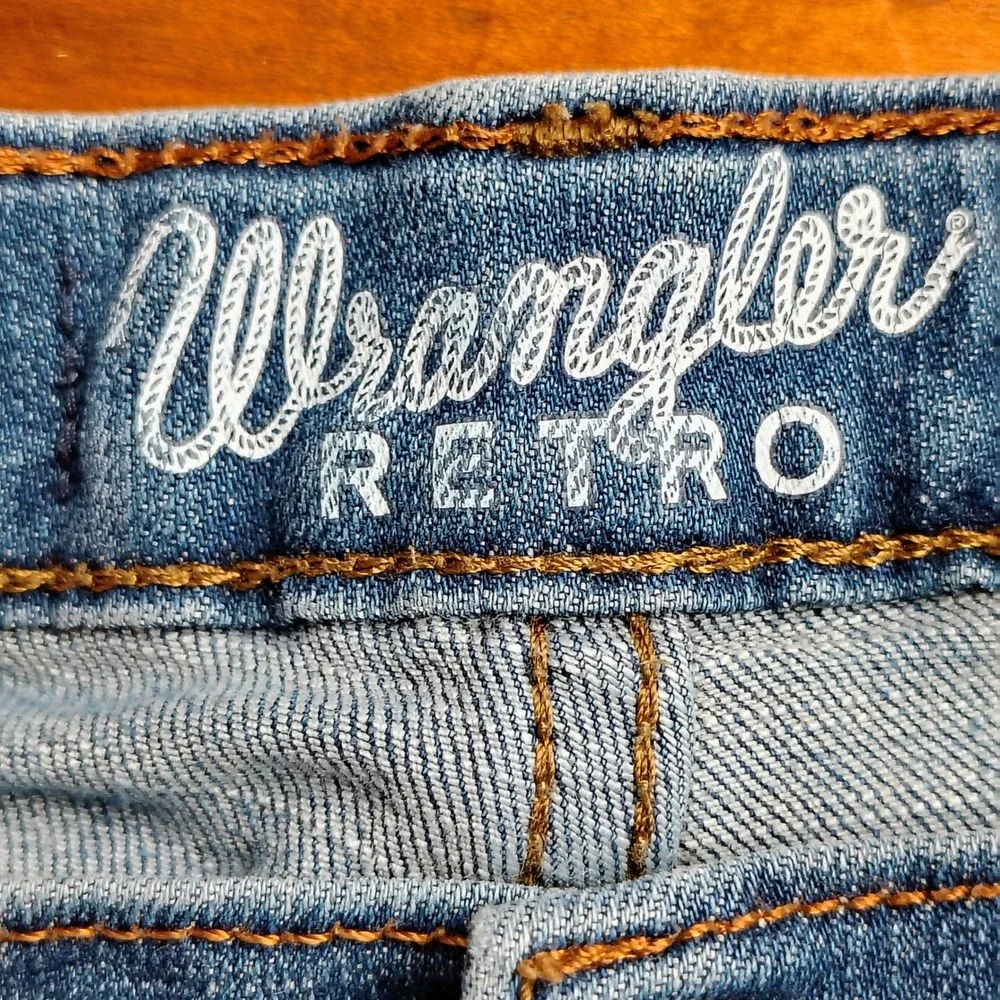 Wrangler Retro Kids‎ Relaxed Bootcut Distressed Medium Wash Jeans 27x24